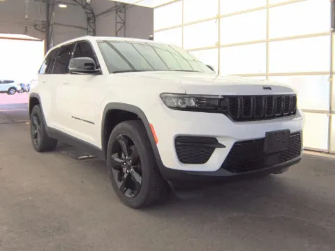 Photos of 2023 Jeep Grand Cherokee Altitude X for sale in Cedar Rapids, IA at Cassill Motors