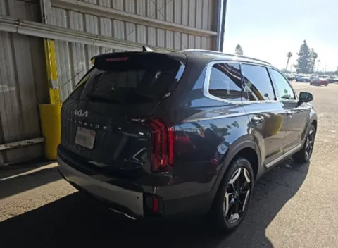 More photos of 2024 Kia Telluride S at Cassill Motors, IA