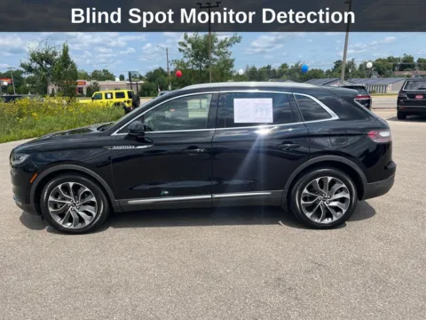 Photos of 2022 Lincoln Nautilus Reserve for sale in Cedar Rapids, IA at Cassill Motors