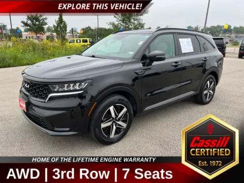 Black 2022 Kia Sorento S for sale in Cedar Rapids, IA