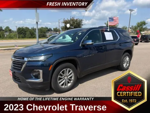 Blue 2023 Chevrolet Traverse LT for sale in Cedar Rapids, IA