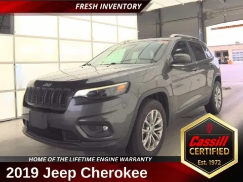 Unknown 2019 Jeep Cherokee Latitude Plus for sale in Cedar Rapids, IA
