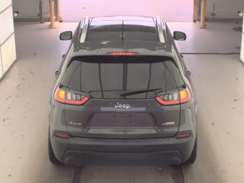 More photos of 2019 Jeep Cherokee Latitude Plus at Cassill Motors, IA