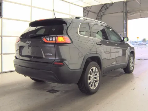 More photos of 2019 Jeep Cherokee Latitude Plus at Cassill Motors, IA