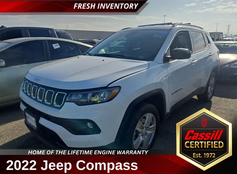White 2022 Jeep Compass Latitude for sale in Cedar Rapids, IA