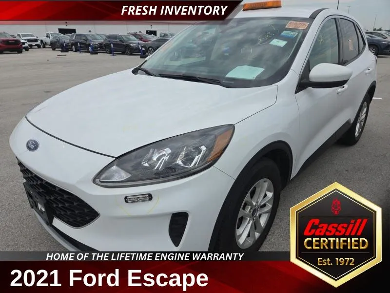 White 2021 Ford Escape SE for sale in Cedar Rapids, IA
