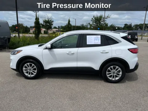 Photos of 2021 Ford Escape SE for sale in Cedar Rapids, IA at Cassill Motors