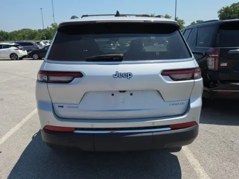 More photos of 2023 Jeep Grand Cherokee L Limited at Cassill Motors, IA