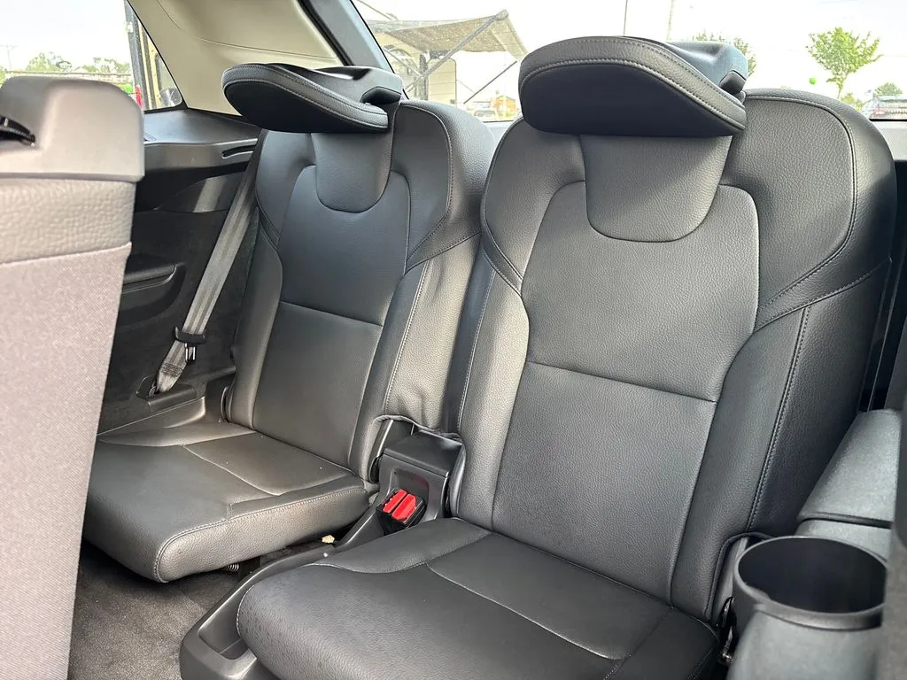 Volvo XC90 photo 29