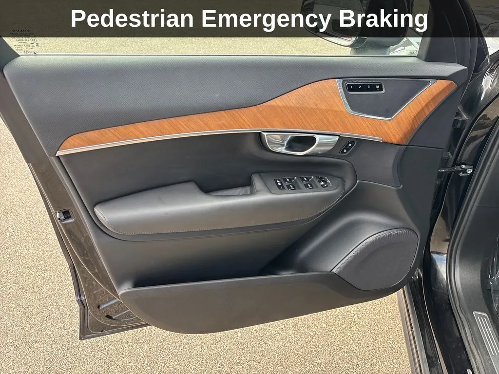 Volvo XC90 photo 13
