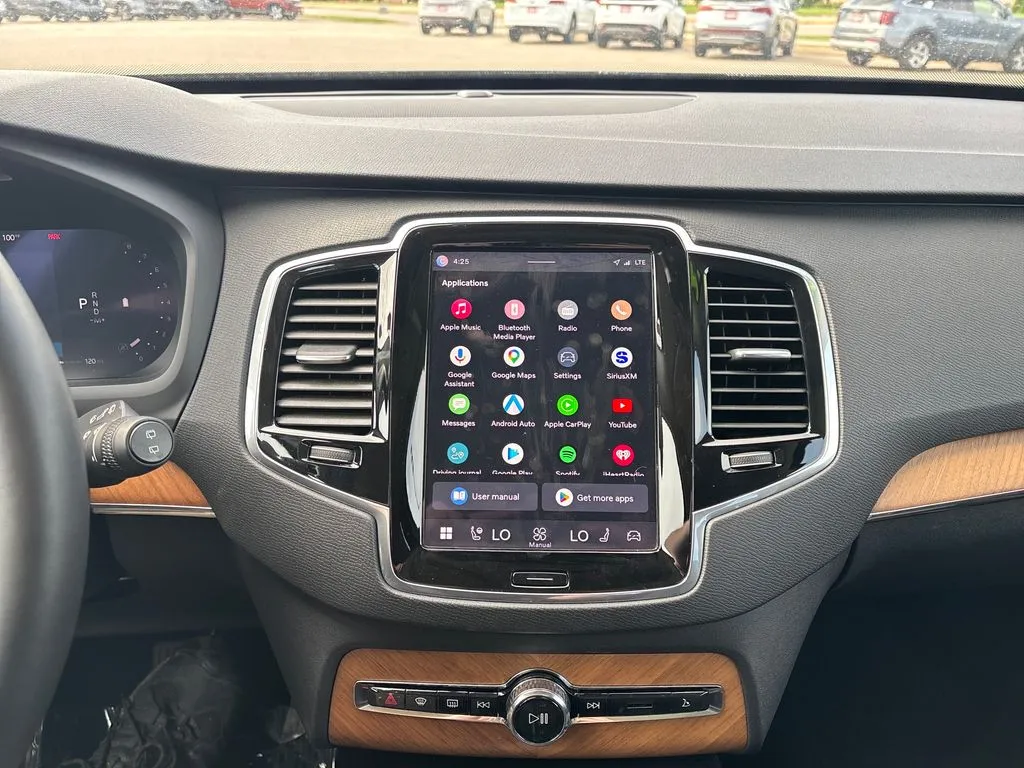 Volvo XC90 photo 25