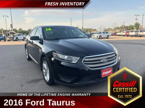 Black 2016 Ford Taurus SE for sale in Cedar Rapids, IA