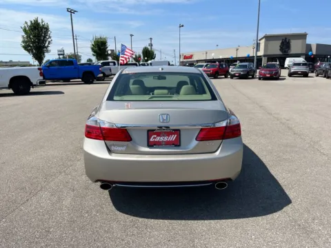 More photos of 2013 Honda Accord EX-L at Cassill Motors, IA