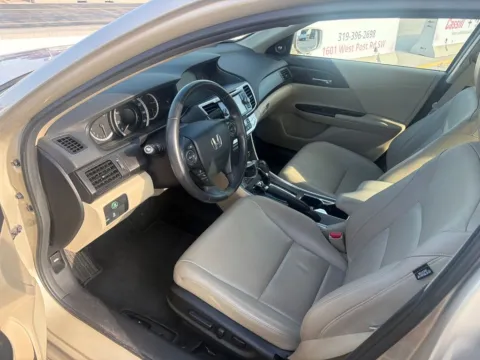 Photos of 2013 Honda Accord EX-L for sale in Cedar Rapids, IA at Cassill Motors