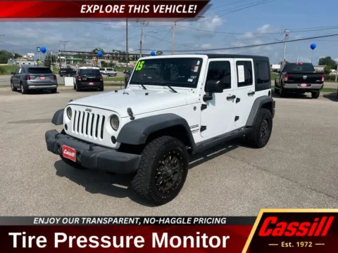 White 2015 Jeep Wrangler Unlimited Sport for sale in Cedar Rapids, IA