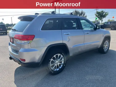 More photos of 2014 Jeep Grand Cherokee Limited at Cassill Motors, IA