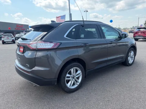 More photos of 2018 Ford Edge SEL at Cassill Motors, IA