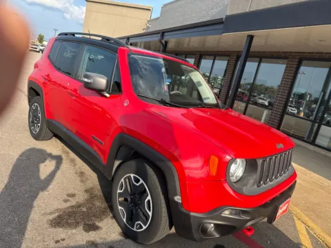 More photos of 2017 Jeep Renegade Trailhawk at Cassill Motors, IA