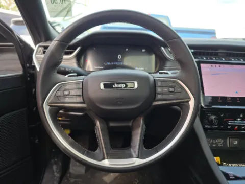 More photos of 2024 Jeep Grand Cherokee Limited at Cassill Motors, IA