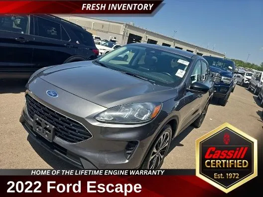 Gray 2022 Ford Escape SE for sale in Cedar Rapids, IA
