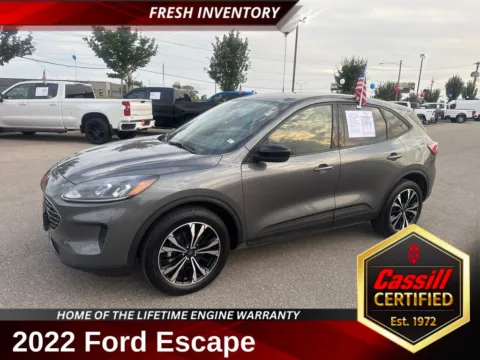 Gray 2022 Ford Escape SE for sale in Cedar Rapids, IA