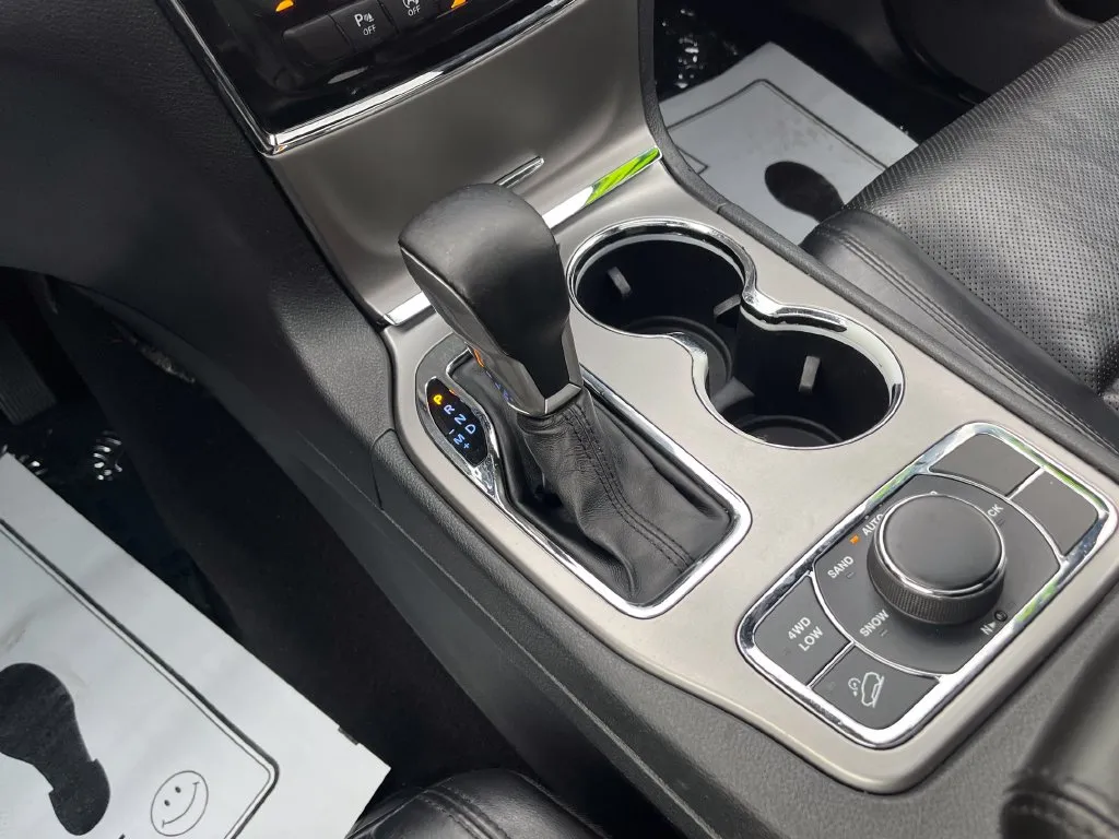 Jeep Grand Cherokee photo 24