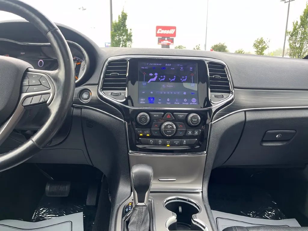 Jeep Grand Cherokee photo 23