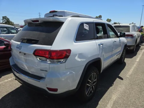 More photos of 2020 Jeep Grand Cherokee Limited at Cassill Motors, IA