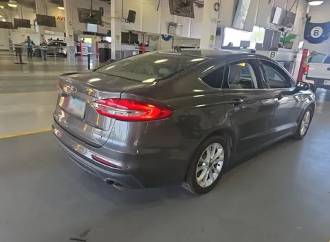 More photos of 2019 Ford Fusion SE at Cassill Motors, IA