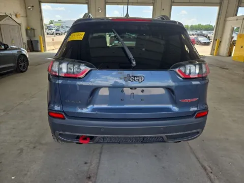 More photos of 2019 Jeep Cherokee Trailhawk at Cassill Motors, IA