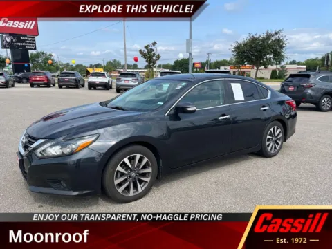 Blue 2016 Nissan Altima 2.5 SL for sale in Cedar Rapids, IA