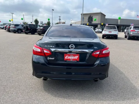 More photos of 2016 Nissan Altima 2.5 SL at Cassill Motors, IA