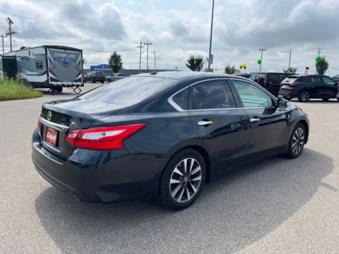 More photos of 2016 Nissan Altima 2.5 SL at Cassill Motors, IA