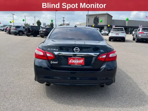 More photos of 2016 Nissan Altima 2.5 SL at Cassill Motors, IA