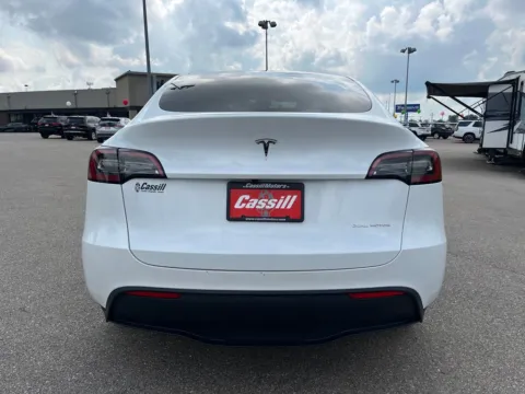 More photos of 2023 Tesla Model Y Long Range at Cassill Motors, IA