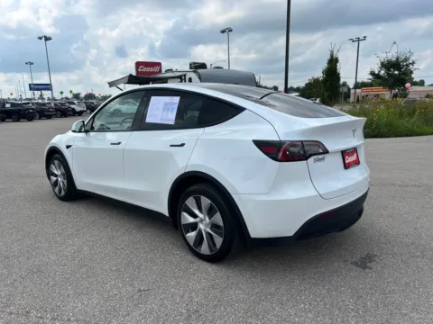 More photos of 2023 Tesla Model Y Long Range at Cassill Motors, IA