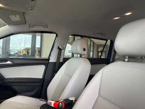 More photos of 2018 Volkswagen Tiguan 2.0T SE at Cassill Motors, IA