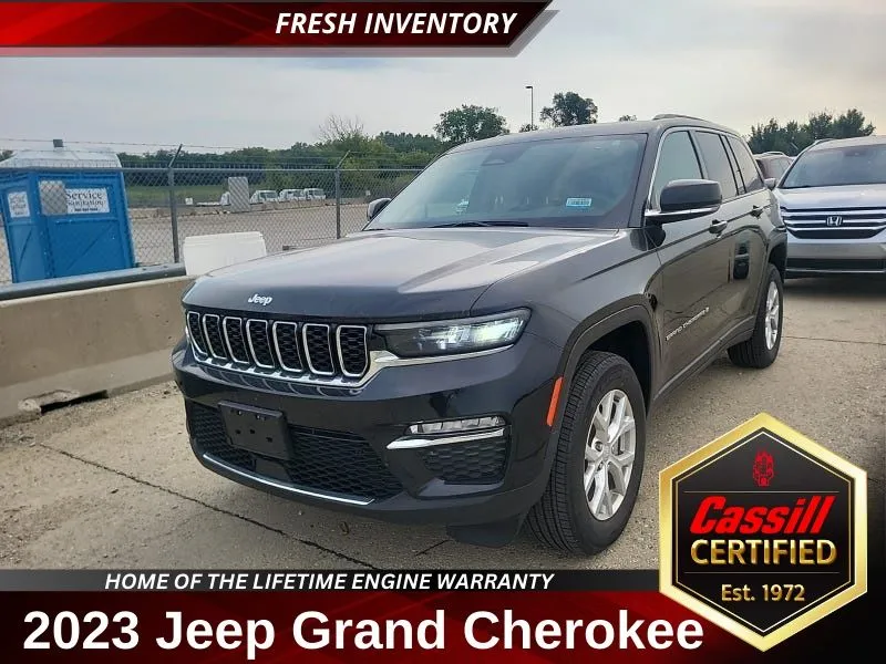 Black 2023 Jeep Grand Cherokee Limited for sale in Cedar Rapids, IA