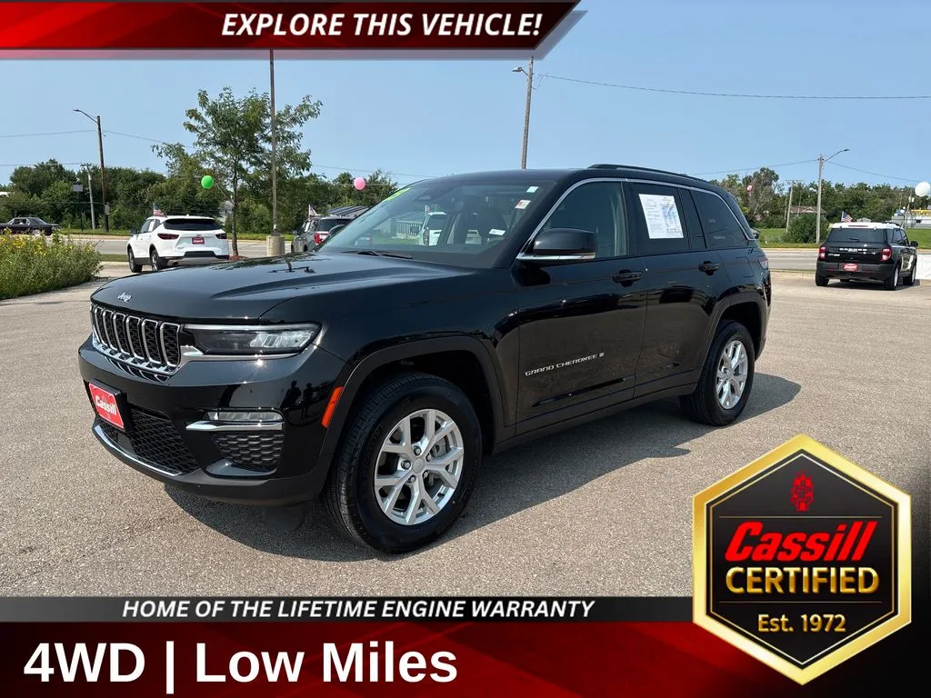 Black 2023 Jeep Grand Cherokee Limited for sale in Cedar Rapids, IA
