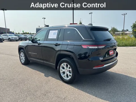 Another view of 2023 Jeep Grand Cherokee Limited for sale in Cedar Rapids, IA at Cassill Motors