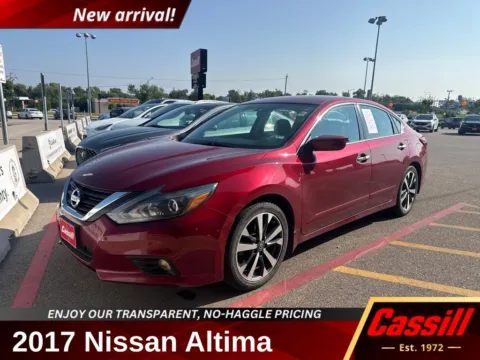Red 2017 Nissan Altima 2.5 SR for sale in Cedar Rapids, IA