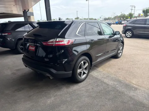 More photos of 2020 Ford Edge SEL at Cassill Motors, IA