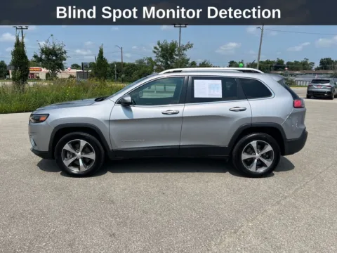 Photos of 2019 Jeep Cherokee Limited for sale in Cedar Rapids, IA at Cassill Motors