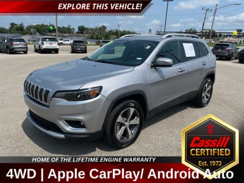 Silver 2019 Jeep Cherokee Limited for sale in Cedar Rapids, IA