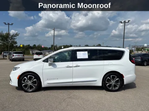Photos of 2022 Chrysler Pacifica Pinnacle for sale in Cedar Rapids, IA at Cassill Motors