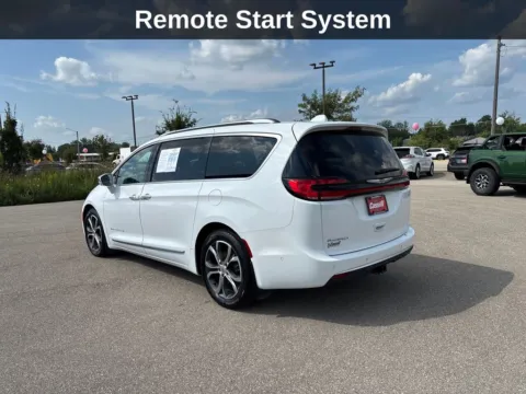 Another view of 2022 Chrysler Pacifica Pinnacle for sale in Cedar Rapids, IA at Cassill Motors