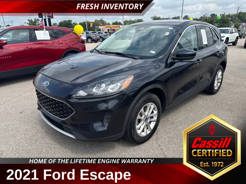 Blue 2021 Ford Escape SE for sale in Cedar Rapids, IA