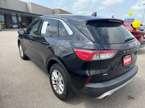 Photos of 2021 Ford Escape SE for sale in Cedar Rapids, IA at Cassill Motors