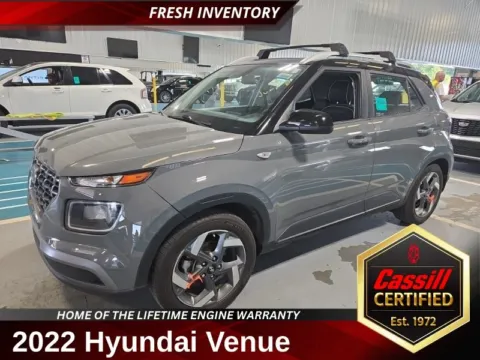 Gray 2022 Hyundai Venue Limited for sale in Cedar Rapids, IA