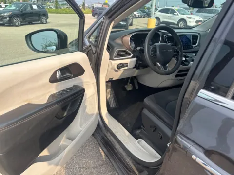 Photos of 2017 Chrysler Pacifica Touring L for sale in Cedar Rapids, IA at Cassill Motors